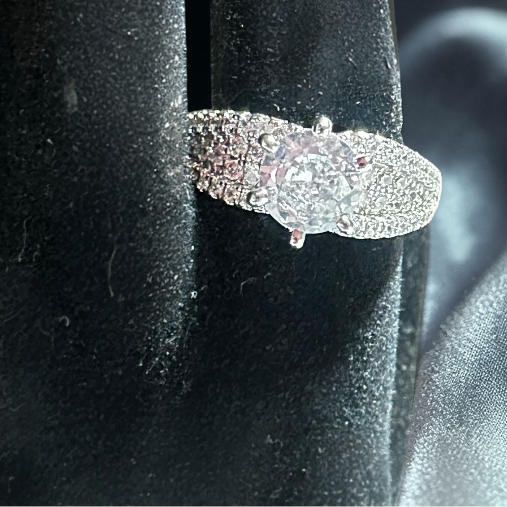 NWOT Sterling Silver 925 Ring Size 8 Round Solitaire Statement